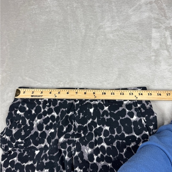 Old Navy Mid Rise Harper Cropped Leopard Animal Print Cotton Blend Pants 4 Reg - Picture 8 of 16